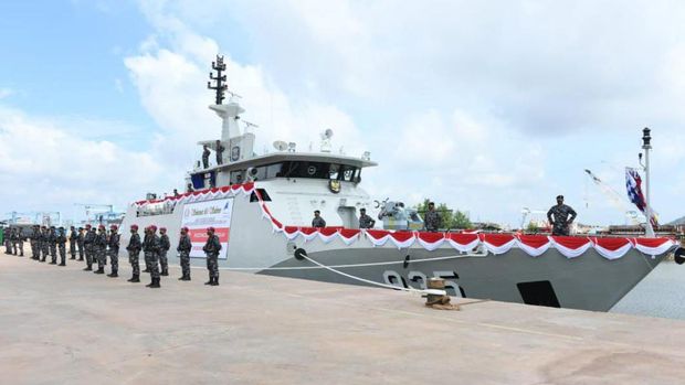 TNI Angkatan Laut (AL) menambah satu armada kapal perang bernama 'KRI Pollux-935', produksi PT Karimun Anugerah Sejati (KAS).