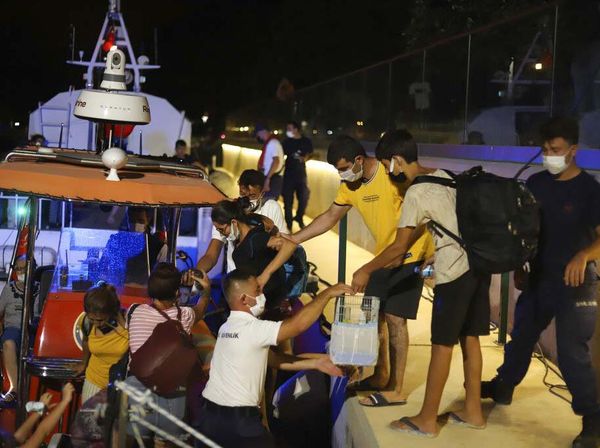 Melihat Proses Evakuasi Warga Turki Terdampak Kebakaran Hutan