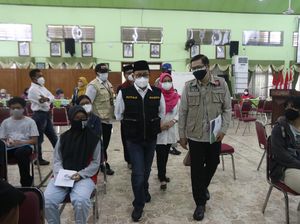 Pelajar di Kota Malang Divaksin, Wali Kota Sutiaji Wacanakan Sekolah Tatap Muka Pelajar di Kota Malang Divaksin, Wali Kota Sutiaji Wacanakan Sekolah Tatap Muka