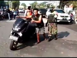 Pria yang Viral Ngamuk Lalu Rusak Banner PPKM di Sidoarjo Ternyata ODGJ