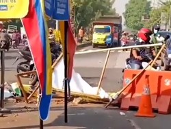 Viral Pria Tak Bermasker Ngamuk Lalu Rusak Banner PPKM di Sidoarjo