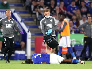 Patah Kaki Usai Alami Tekel Horor, Wesley Fofana: Allahu Akbar Patah Kaki Usai Alami Tekel Horor, Wesley Fofana: Allahu Akbar