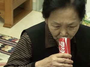 Wow! Nenek Ini Minum 150 Ribu Kaleng Cola dalam 40 Tahun Terakhir