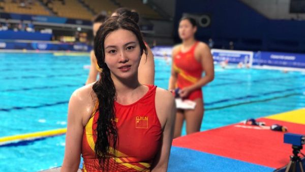 10 Potret Cantik Atlet Polo Air yang Foto Lamanya Diperdebatkan Netizen