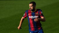 Di posisi bek kiri, Jordi Alba masih belum tergantikan. Sejak musim 2012-13, Alba rata-rata tampil di atas 40 kali per musimnya. David Ramos/Getty Images.