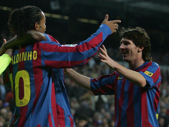Lionel Messi resmi berpisah dengan FC Barcelona. Keputusan ini sekaligus mengakhiri karier profesional Messi di Barcelona sejak musim 2004-05.