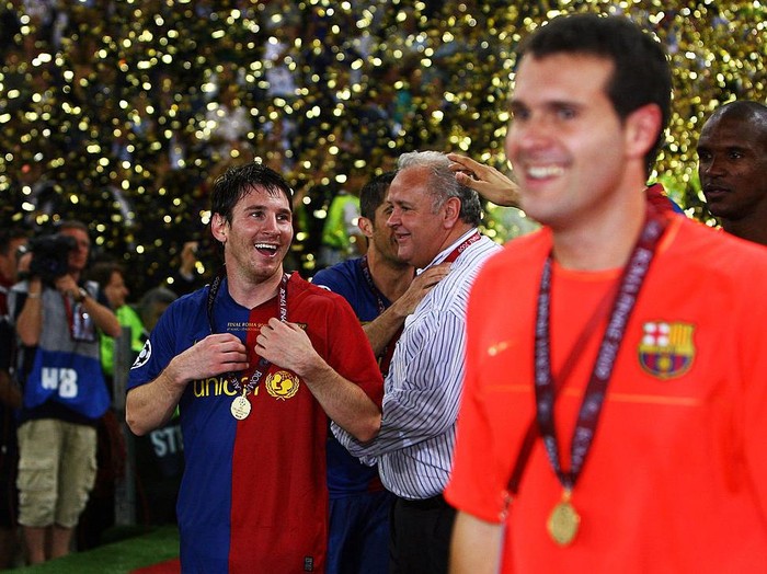 Lionel Messi resmi berpisah dengan FC Barcelona. Keputusan ini sekaligus mengakhiri karier profesional Messi di Barcelona sejak musim 2004-05.