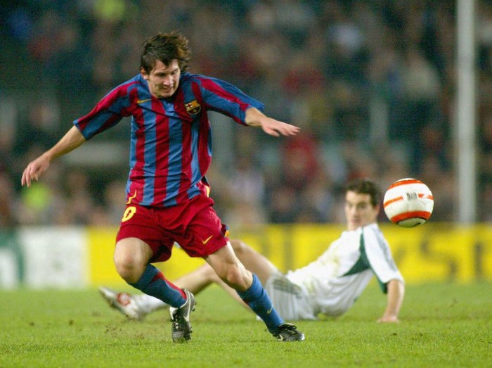 Lionel Messi resmi berpisah dengan FC Barcelona. Keputusan ini sekaligus mengakhiri karier profesional Messi di Barcelona sejak musim 2004-05.