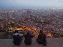 Barcelona Larang Oleh-oleh Norak dan Berbau Seks