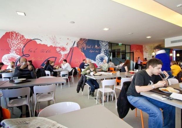 Ilustrasi Kantin Perguruan Tinggi