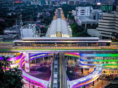 Warna-warni Skybridge MRT ASEAN-Halte Transjakarta CSW yang Dibanggakan Anies