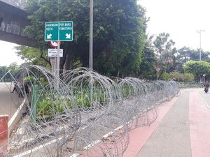 Kawat Berduri Disiagakan di Sekitar Istana Jelang Demo HMI Kubu Muis