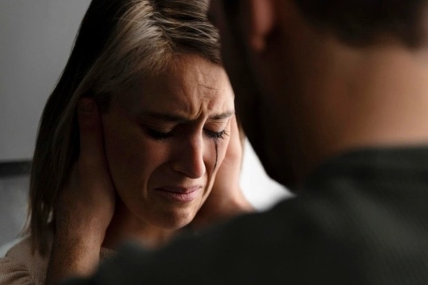 kekerasan dalam hubungan