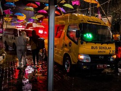 Gak Boleh Ngebut, Bus Sekolah Pengangkut Pasien COVID-19 Dibatasi 60 Km/Jam