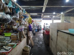 Derita Pedagang Pasar Minggu Kala Pandemi Menunggu Perbaikan Lapak Hangus