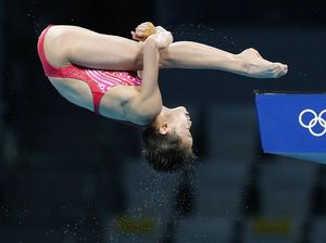 Loncatan Indah Atlet 14 Tahun Ini Sukses Raih Emas Olimpiade