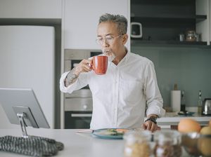 Benarkah Meniup Minuman Panas Dilarang dalam Islam? Benarkah Meniup Minuman Panas Dilarang dalam Islam?