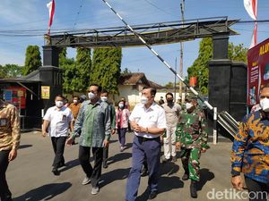 Menko Luhut Proyeksikan Vaksinasi di Jawa Capai 80% Bulan Depan