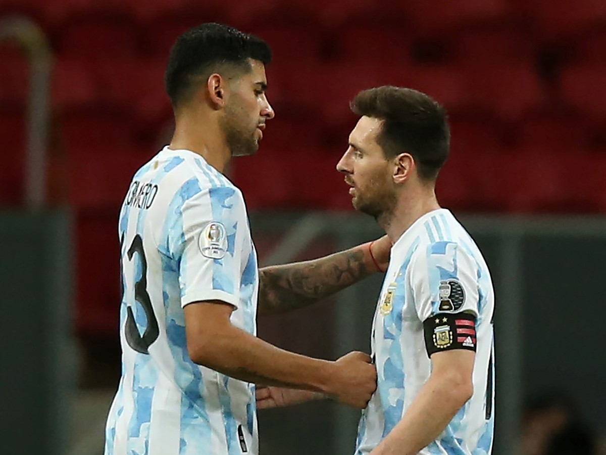 Transfer Cristian Romero ke Tottenham ikut mempengaruhi Lionel Messi batal teken kontrak baru di Barcelona? (Foto: Getty Images/Alexandre Schneider)