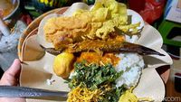 Sedep Murah! Jajan Nasi Boran khas Lamongan di Warung Mbak Sri
