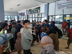 Tak Punya Surat Vaksin, Ratusan Calon Penumpang Tertahan di Pelabuhan Bontang