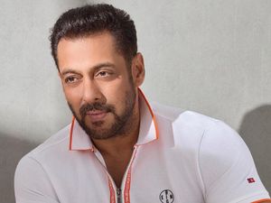 Cerita Salman Khan Digigit Ular hingga Habiskan 6 Jam di RS Cerita Salman Khan Digigit Ular hingga Habiskan 6 Jam di RS