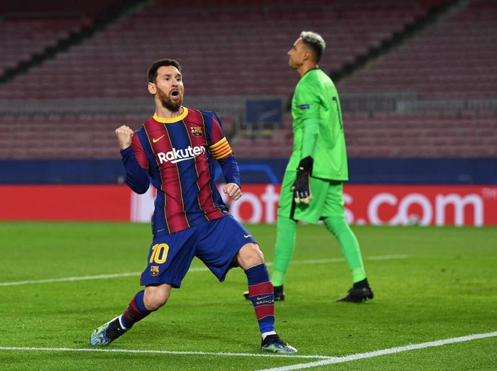 Lionel Messi resmi berpisah dengan FC Barcelona. Keputusan ini sekaligus mengakhiri karier profesional Messi di Barcelona sejak musim 2004-05.