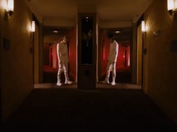 Pesona Bang Chan dan Hyunjin Stray Kids di Red Lights