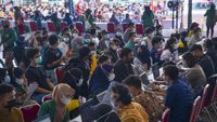 Momen 2.000 Mahasiswa Sumut Divaksiansi COVID-19