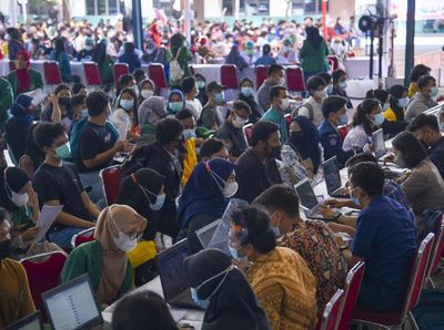 Momen 2.000 Mahasiswa Sumut Divaksiansi COVID-19