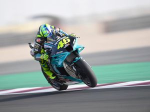 Rossi Sempat di Jalur Podium Saat Marquez Cs Ganti Motor