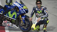 Valentino Rossi Gantung Helm Usai 26 Tahun Balap Motor