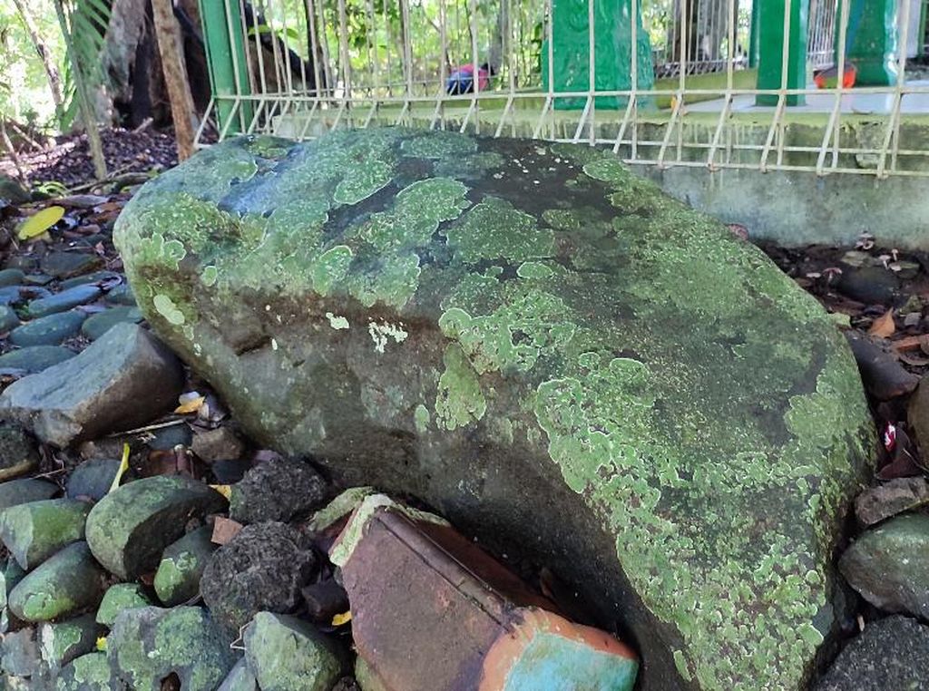 Melihat Lokasi Batu Unik Peninggalan Wali yang Konon Terus Membesar di Ciamis