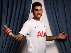 Resmi! Tottenham Boyong Romero dari Atalanta