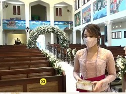 Dita Karang Hadiri Pernikahan Kakak, Tampil Cantik dengan Kebaya Khas Bali