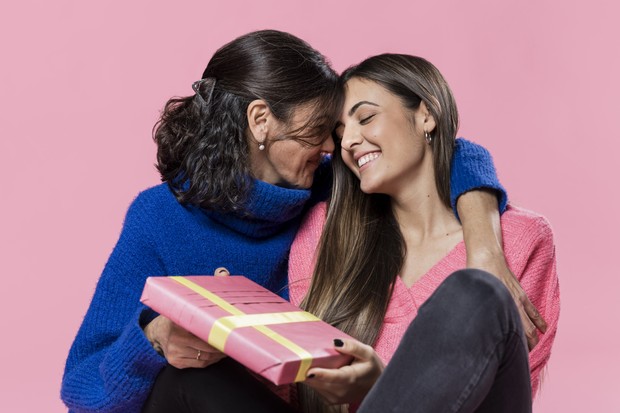 Gift/Foto: Freepik.com/Freepik Hadiah untuk ibu