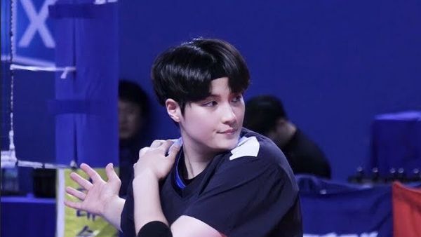 10 Foto Atlet Voli Putri Korea yang Jadi Viral karena Pesonanya yang Tampan