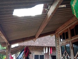 Peledakan Tebing Proyek Bendungan Bagong Trenggalek Rusak 8 Rumah Dievaluasi