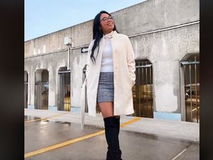 Foto: Pesona Ibu-ibu Viral di TikTok Disangka Anak Kuliahan, Ternyata Usia 43