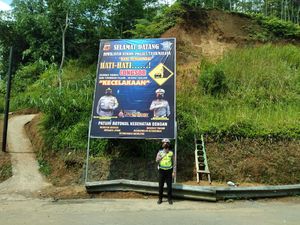 Jelang Musim Hujan, Titik Rawan Longsor di Tasikmalaya Dipasang Baliho Imbauan