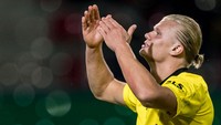 Erling Haaland sendiri sudah digadang-gadang akan jadi pemain terbaik dunia di masa depan. Bahkan ada yang memprediksi dirinya akan bersaing memperebutkan predikat itu dengan Kylian Mbappe, pemain muda penuh talenta lainnya, dan meneruskan persaingan Messi-Ronaldo pada beberapa tahun belakangan. Getty Images/Alexander Scheuber