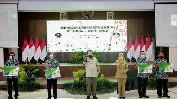 Asyik! Ketua RT-RW di Jember Dapat Jamsostek
