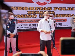 Kejar Herd Immunity, 1.000 UMKM-Pedagang Bakso di Bekasi Divaksin