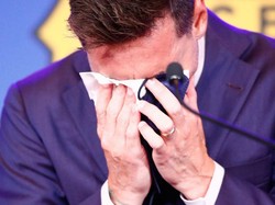 Video Detik-detik Lionel Messi Nangis Tinggalkan Barca