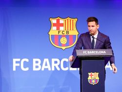 Lionel Messi: Utang Barcelona Menggunung