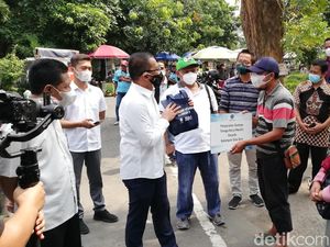 Puluhan PKL di Solo Dapat Bantuan Rp 3,4 Juta dari Kemenaker