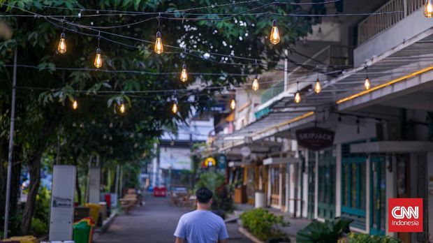 Kawasan M Bloc Space yang sepi pengunjung, Sabtu (7/8/2021). (CNN Indonesia/Adi Maulana)