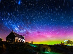 Jarang Terjadi, Aurora Australis Terbaik Akhirnya Muncul