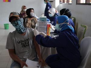 Badan Intelijen Strategis TNI Gelar Vaksinasi di Banyuwangi