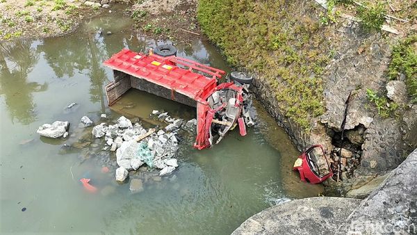 Begini Kondisi Truk yang Tabrak Pemotor-Pejalan Kaki di Kulon Progo